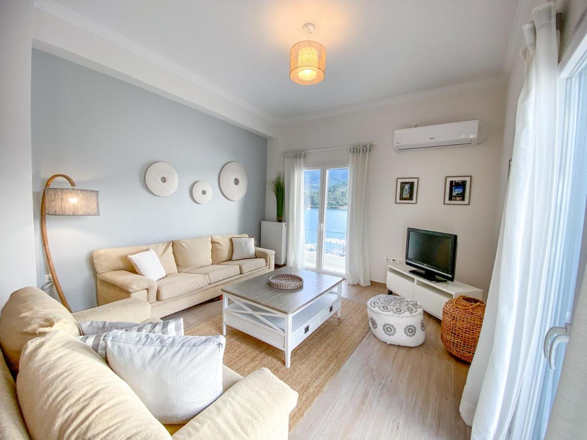 הוילה Poros Town Beautiful House By The Sea מראה חיצוני תמונה